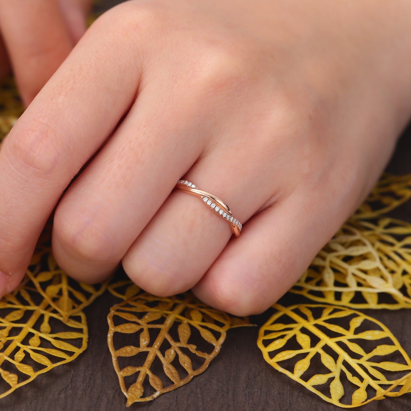 Round Moissanite wedding band. Curved 10k/14k/18k gold white gold bridal ring. 925silver rose gold/white gold/yellow gold ring.