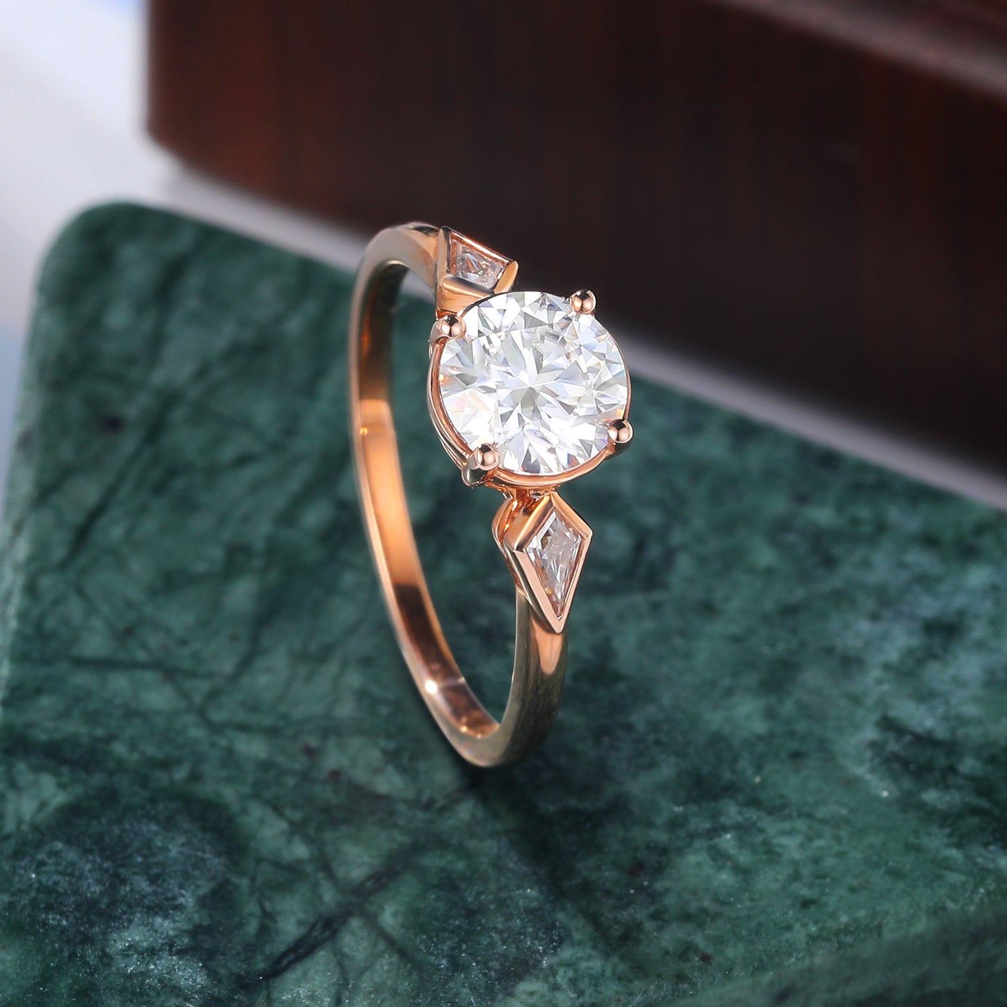 1.0CT Round cut moissanite rose gold engagement Ring.