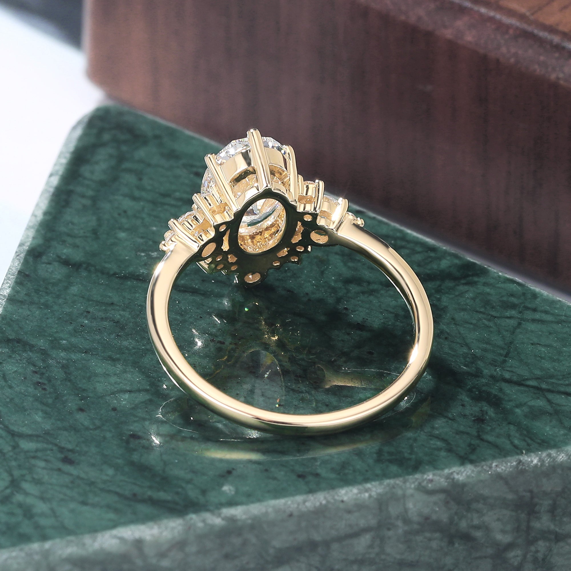 1.5ct Oval cut Lab grown diamond yellow gold engagement Ring.