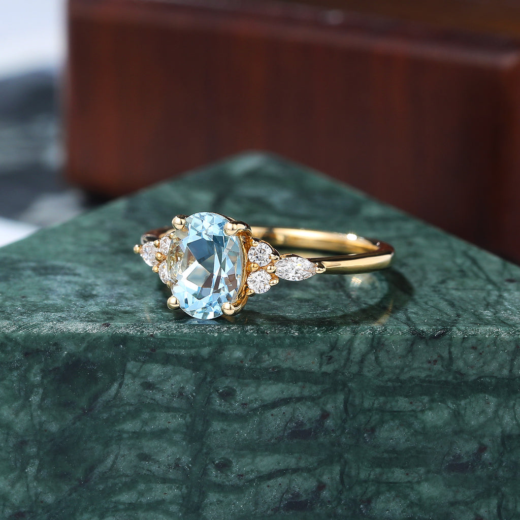 Oval cut Aquamarine white gold engagement ring