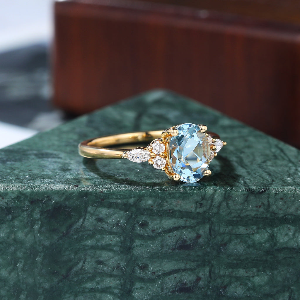 Oval cut Aquamarine white gold engagement ring