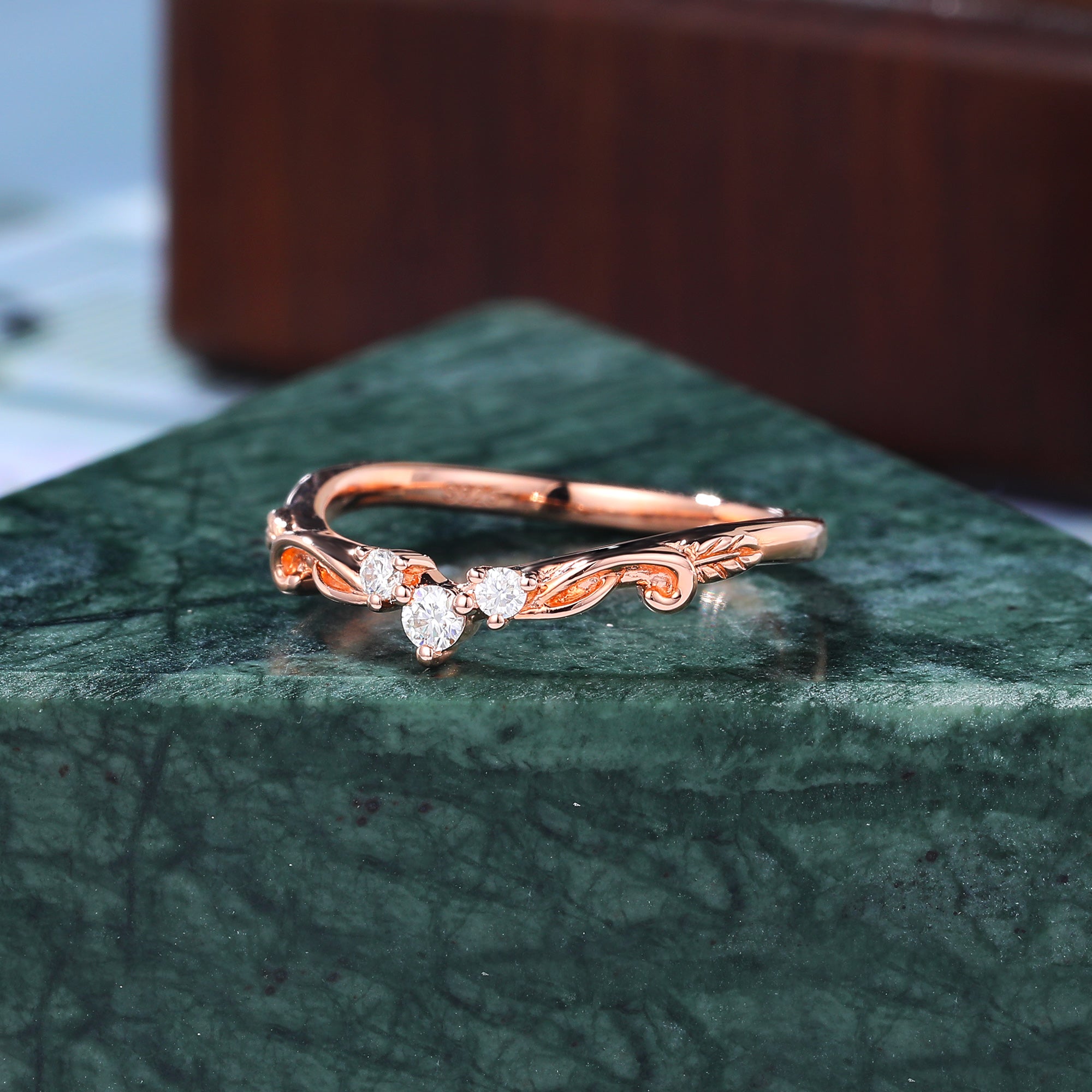 Round moissanite wedding band.S925/10k/14k/18k rose gold yellow gold whilte gold bridal ring.