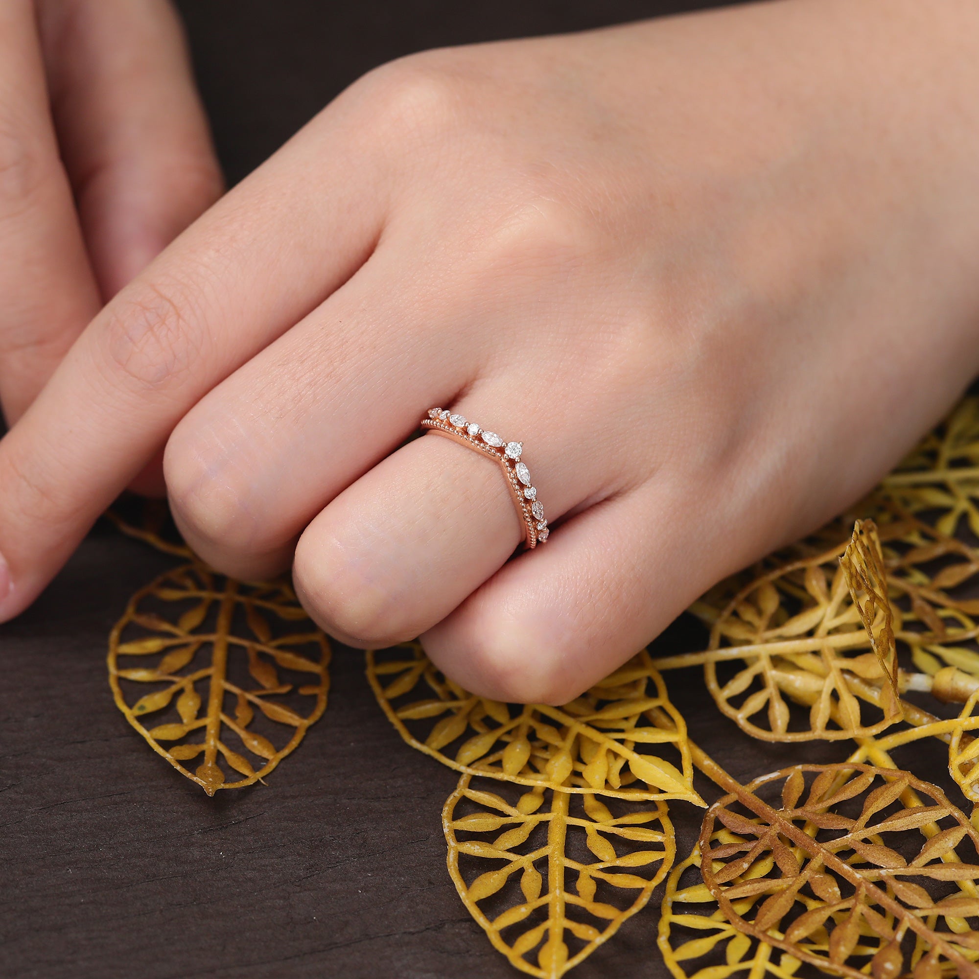 Round cut moissanite wedding band vintage rose gold ring unique 10K/14K/18K ring prong set anniversary promise bridal ring