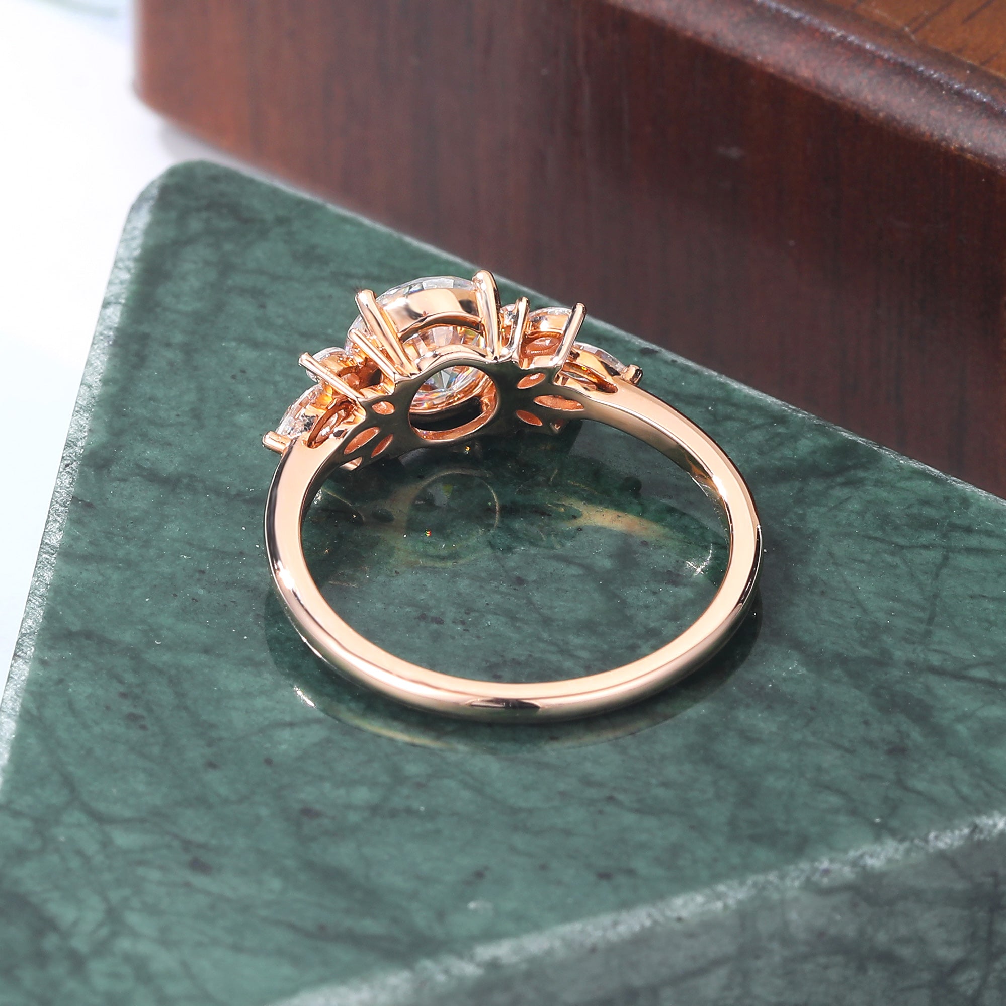 1.0ct Round cut Lab grown diamond rose gold engagement Ring.
