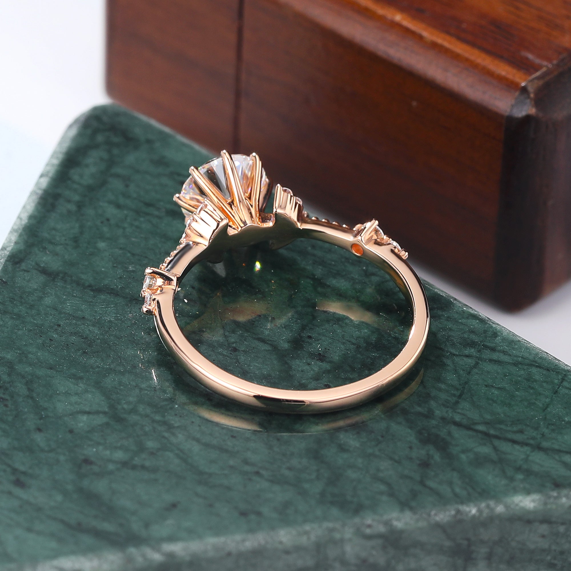 1.0CT Round cut moissanite rose gold engagement Ring.