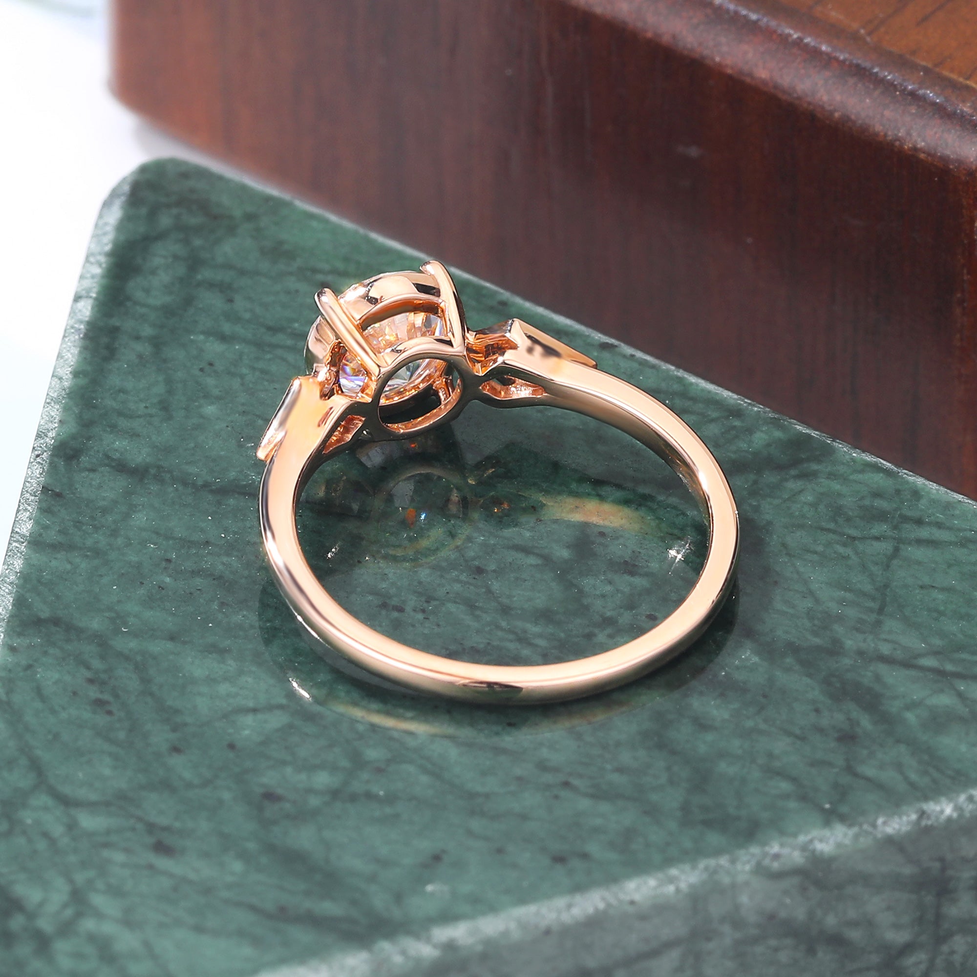 1.0CT Round cut moissanite rose gold engagement Ring.